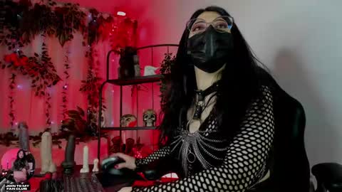 halley_ravenn online show from 05.05.26