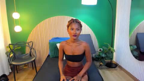 Snapshot of halleylorens chatting on 09.26.25 Halley Lorens online show from 09.26.25