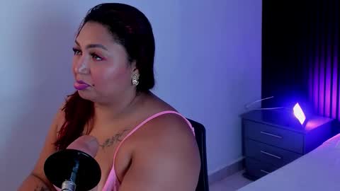 Snapshot of halleyrosse chatting on 10.28.25 Halleyrosse online show from 10.28.25