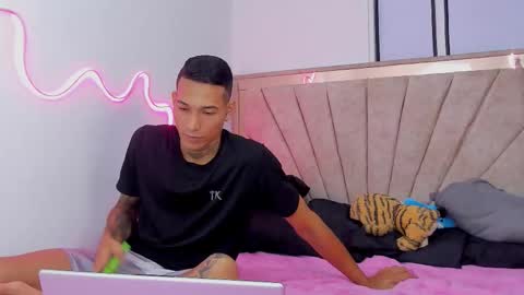 Snapshot of hana_and_zeta chatting on 03.03.26 Hana and Zeta online show from 03.03.26