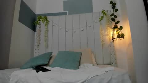 hanah_gray online show from 12.23.25