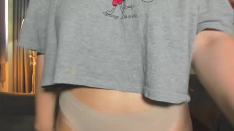 Snapshot of hanahwoods chatting on 02.26.25 hanahwoods online show from 02.26.25