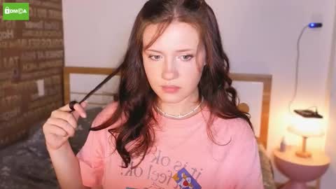 Snapshot of hanahwoods chatting on 09.16.25 hanahwoods online show from 09.16.25