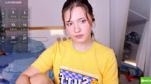 Snapshot of hanahwoods chatting on 10.09.25 hanahwoods online show from 10.09.25