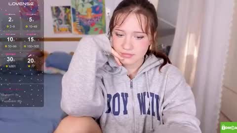 Snapshot of hanahwoods chatting on 11.21.25 hanahwoods online show from 11.21.25