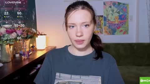 Snapshot of hanahwoods chatting on 04.25.26 hanahwoods online show from 04.25.26