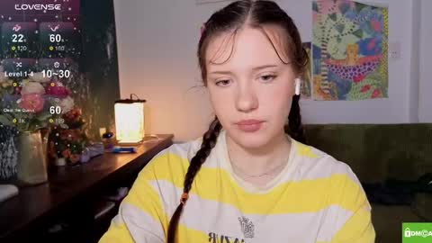 Snapshot of hanahwoods chatting on 04.29.26 hanahwoods online show from 04.29.26