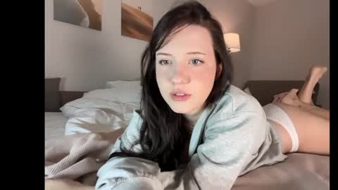Snapshot of hanahwoods chatting on 05.28.26 hanahwoods online show from 05.28.26