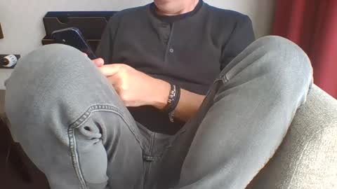 Snapshot of hand_ball_32 chatting on 02.19.25 hand_ball_32 online show from 02.19.25