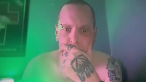 hand_banana_420 online show from 10.29.25