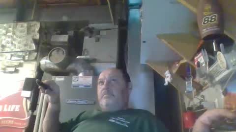 Snapshot of handiemanhere chatting on 11.13.25 naked man online show from 11.13.25