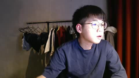 Snapshot of handsome_mannn chatting on 12.14.24 handsome_mannn online show from 12.14.24