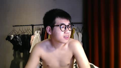 Snapshot of handsome_mannn chatting on 02.04.25 handsome_mannn online show from 02.04.25