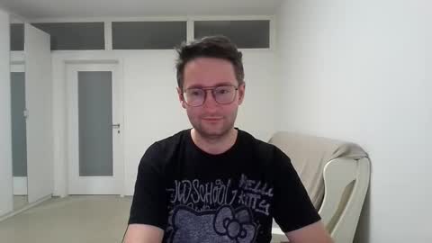 Snapshot of handsome_sasha chatting on 11.30.25 Sasha online show from 11.30.25