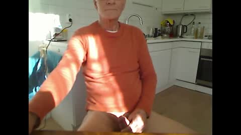 Snapshot of hankk54 chatting on 11.25.25 hankk54 online show from 11.25.25