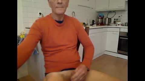 Snapshot of hankk54 chatting on 12.16.25 hankk54 online show from 12.16.25