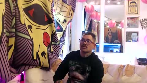 Snapshot of hankrams chatting on 12.24.24 hank rams online show from 12.24.24