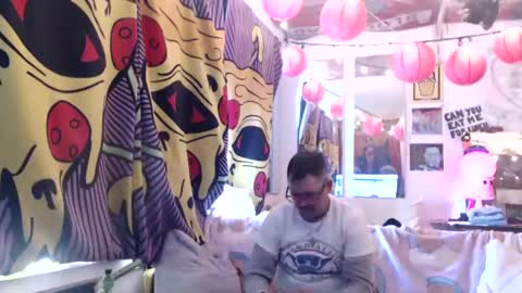 Snapshot of hankrams chatting on 10.18.25 hank rams online show from 10.18.25