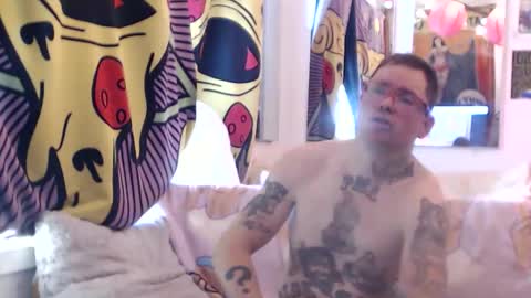 Snapshot of hankrams chatting on 12.04.25 hank rams online show from 12.04.25