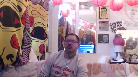 Snapshot of hankrams chatting on 04.12.26 hank rams online show from 04.12.26