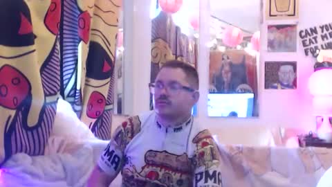 Snapshot of hankrams chatting on 04.16.26 hank rams online show from 04.16.26