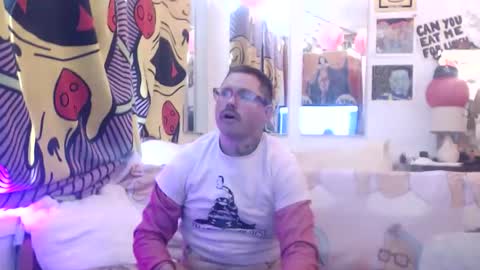 Snapshot of hankrams chatting on 05.31.26 hank rams online show from 05.31.26