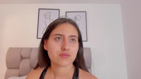 Snapshot of hanna__evans_ chatting on 09.11.25 hanna__evans_ online show from 09.11.25