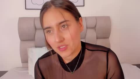 Snapshot of hanna__evans_ chatting on 09.14.25 hanna__evans_ online show from 09.14.25