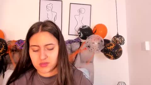 hanna__evans_ online show from 10.30.25