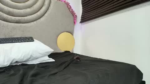 Snapshot of hanna_castro chatting on 12.13.25 Hanna Castro online show from 12.13.25