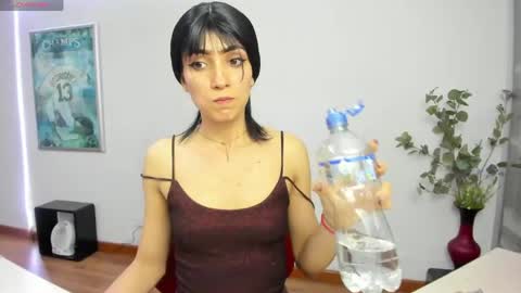 Snapshot of hanna_chloe chatting on 05.11.26 Sara online show from 05.11.26