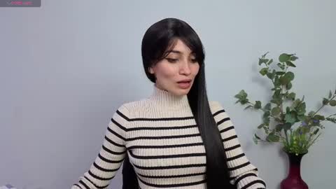 Snapshot of hanna_chloe chatting on 06.17.26 Sara online show from 06.17.26