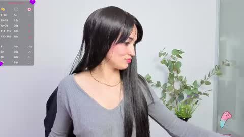 Snapshot of hanna_chloe chatting on 06.19.26 Sara online show from 06.19.26