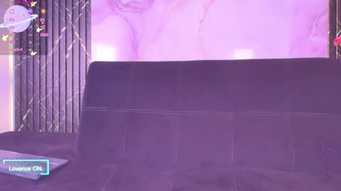 Snapshot of hanna_evanns_ chatting on 10.20.25 Hanna online show from 10.20.25