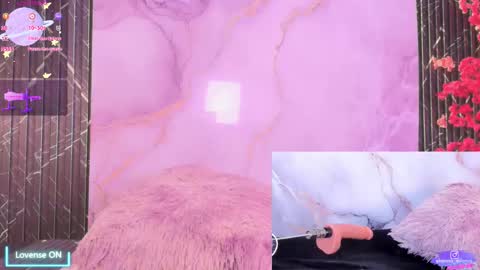 Snapshot of hanna_evanns_ chatting on 11.26.25 Hanna online show from 11.26.25