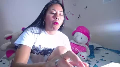 Snapshot of hanna_girl21 chatting on 03.11.26 HANNA online show from 03.11.26