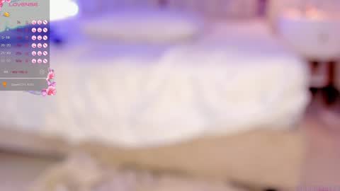 Snapshot of hanna_lee02 chatting on 12.21.24 Hanna Lee online show from 12.21.24