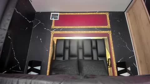 EVA online show from 12.21.24