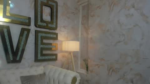 EVA online show from 10.11.25