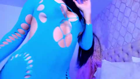 Snapshot of hannabruunn chatting on 11.05.25 Hanna Brunn online show from 11.05.25