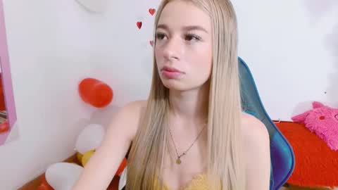 Snapshot of hannah_026 chatting on 09.14.25 Hannah 027 online show from 09.14.25