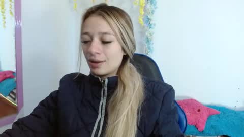 Snapshot of hannah_026 chatting on 11.06.25 Hannah 027 online show from 11.06.25