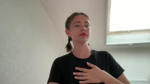 hannahinto online show from 06.22.26