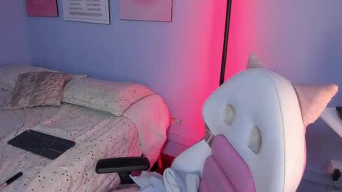 Snapshot of hannahpage chatting on 03.17.26 Hannah online show from 03.17.26