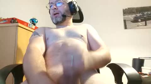 Snapshot of hannisch chatting on 11.06.25 hannisch online show from 11.06.25