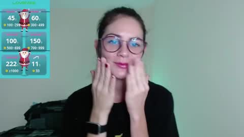 Snapshot of hanny_333 chatting on 12.26.24 hanny_333 online show from 12.26.24