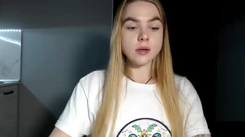 Snapshot of happy_fox_ chatting on 01.07.25 happy_fox_ online show from 01.07.25