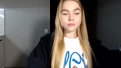 Snapshot of happy_fox_ chatting on 02.12.25 happy_fox_ online show from 02.12.25