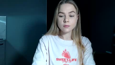 Snapshot of happy_fox_ chatting on 11.23.25 happy_fox_ online show from 11.23.25