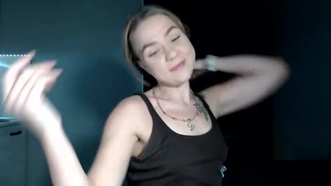 Snapshot of happy_fox_ chatting on 11.24.25 happy_fox_ online show from 11.24.25